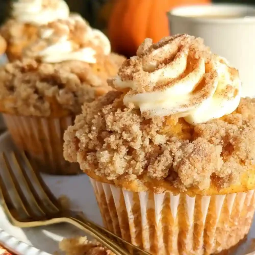Pumpkin Cream Cheese Muffins with Cinnamon Crumb Topping